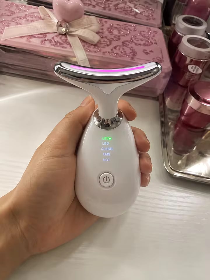 Foto de una clienta con su Lumé Sculpt