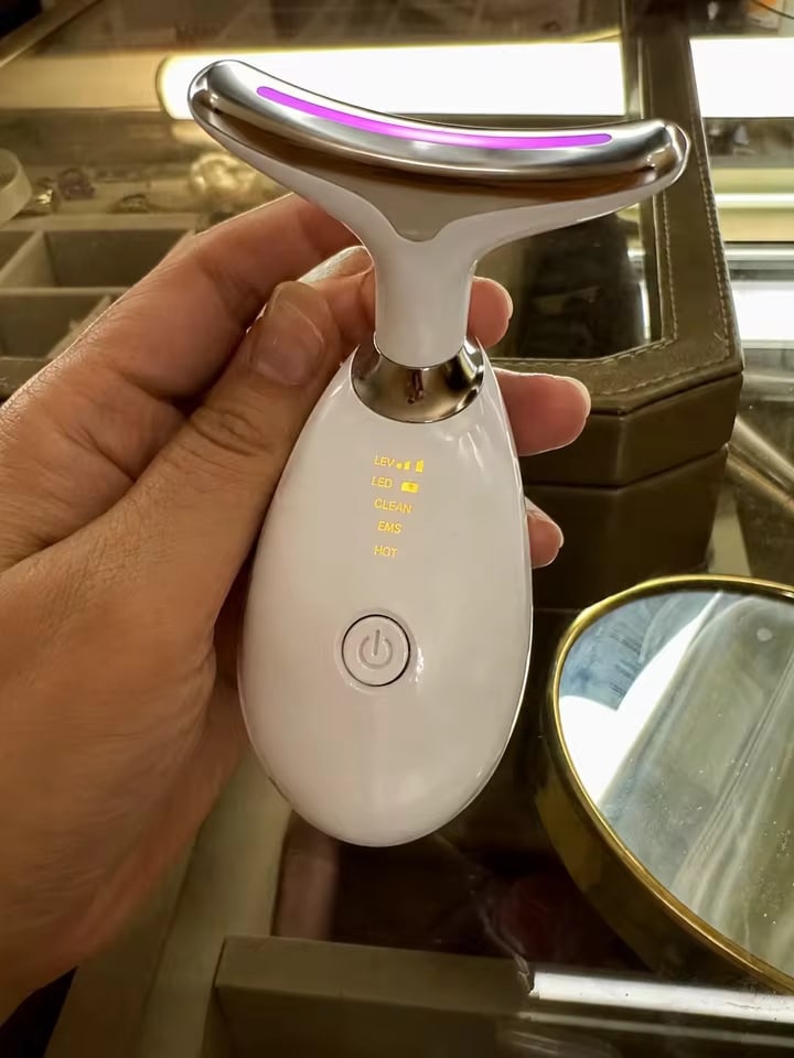 Foto de una clienta con su Lumé Sculpt