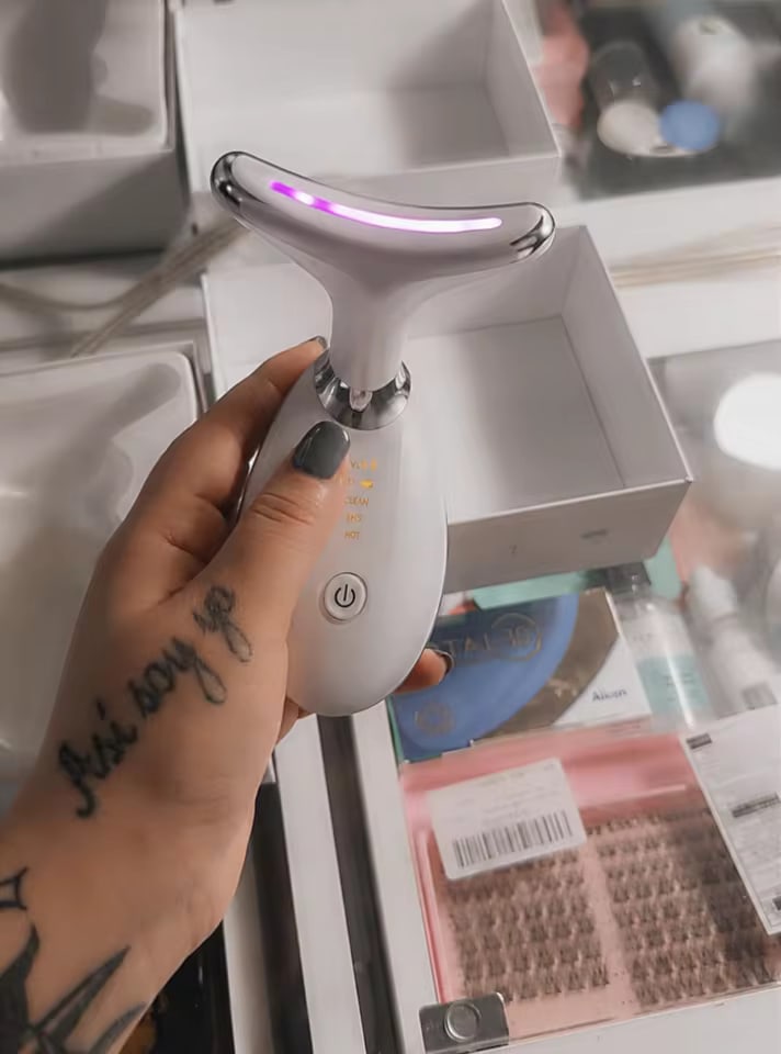 Foto de una clienta con su Lumé Sculpt